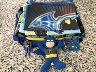 Batman Lot! 1 sheet (twin), blanket, pillow, wallet, and toy! NICE!