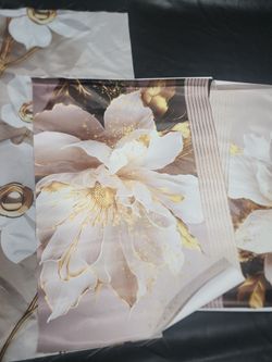 White /gold flower canvas