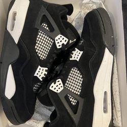 Jordan 4 White Thunder  9.5 