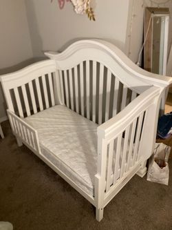 👶 Crib & Toddler Bed $200 or Best Offer