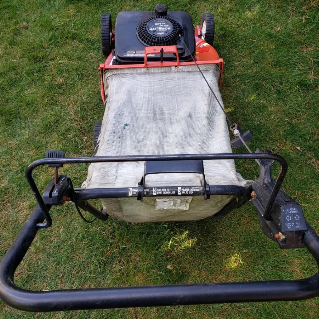 Homelite Push Lawnmower for Sale in Renton, WA OfferUp