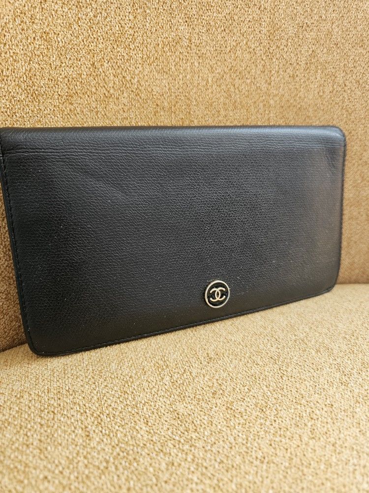 CHANEL BLACK WALLET 