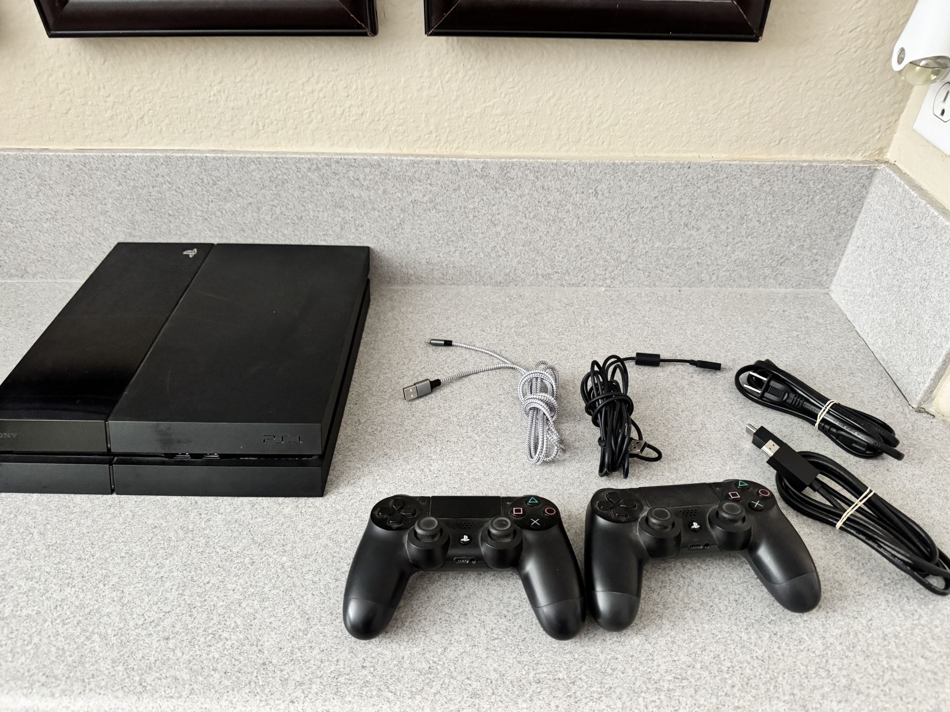 Original PS4 with 11 Games Perfect Working Order