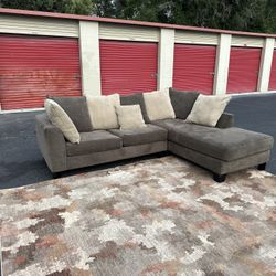 Comfy Nice Gray Sectional Couch 🔥🔥🔥