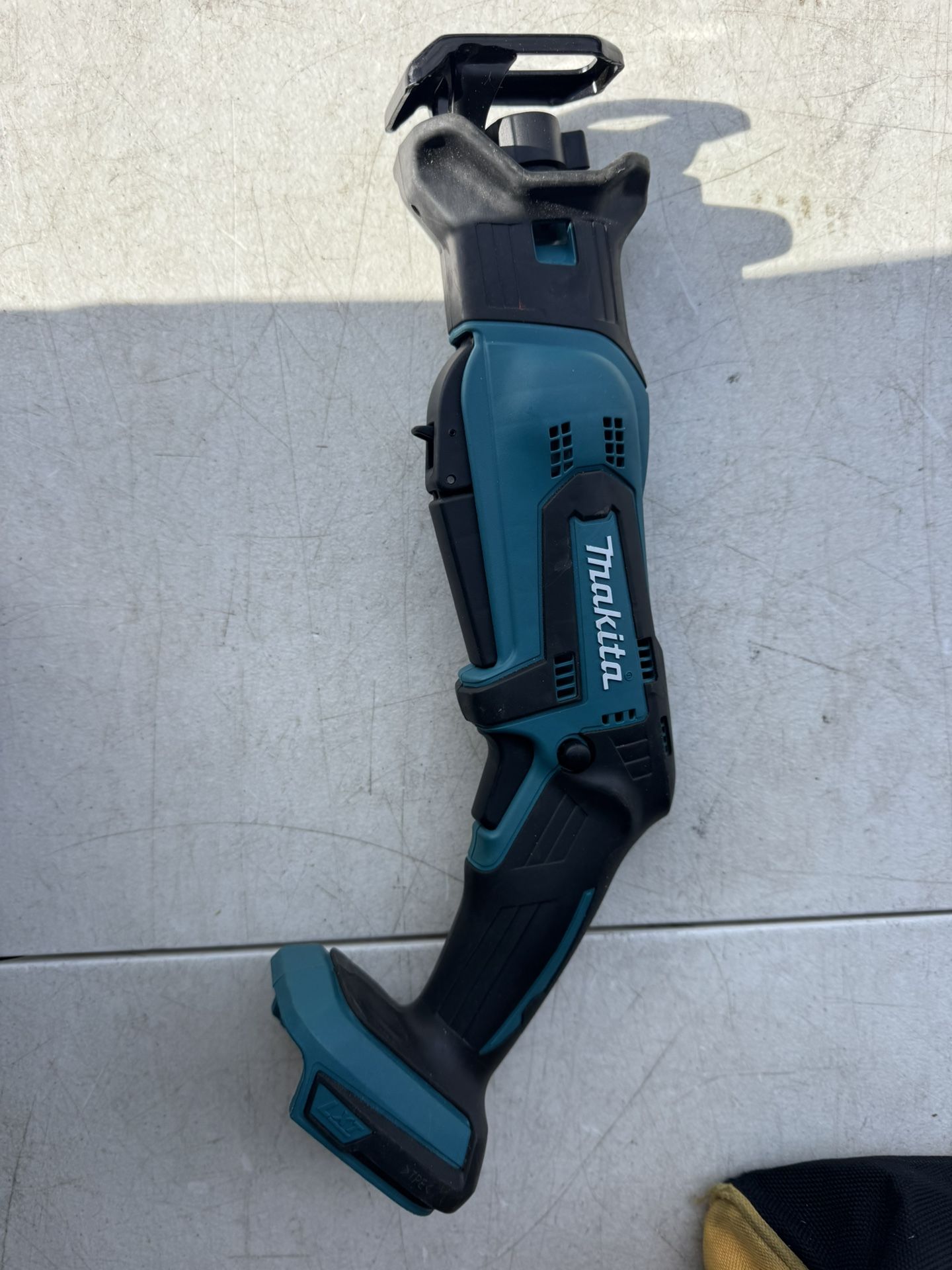 Makita Sawsaw