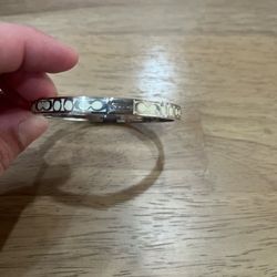 Coach bangle bracelet no box or bag with it 