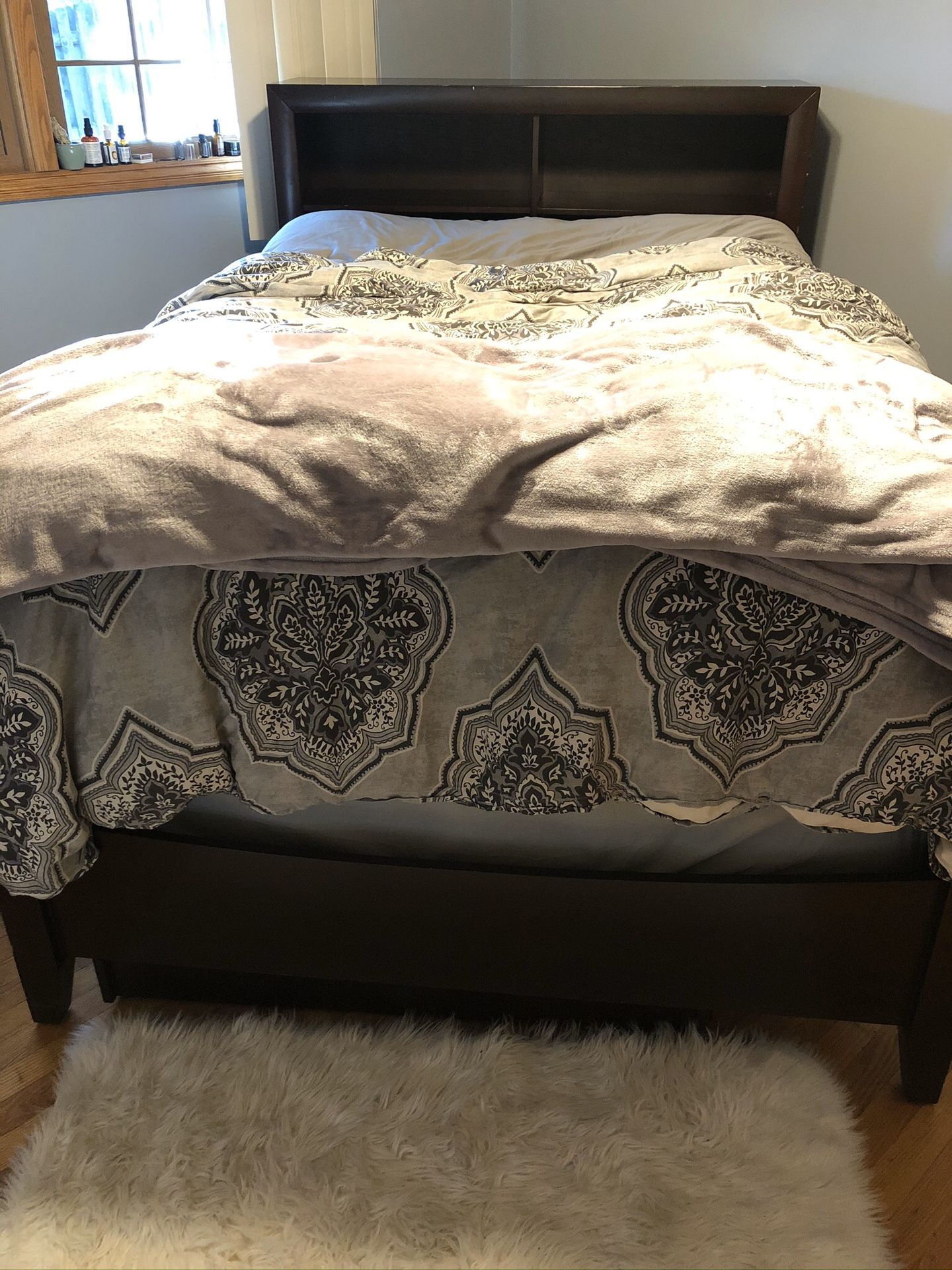 Queen/Full Bed Frame with Drawers