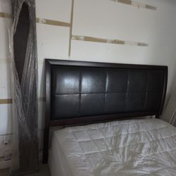 Bed Frame (Headboard + Footboard)