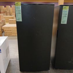 Gladiator Upright Freezer