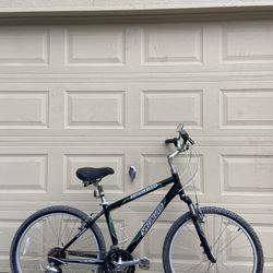 Medium SPECIALIZED Expedition Aluminum Comfort Commuter Utility Bike Bicycle