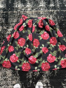 Women’s Floral Skirt Size Large 