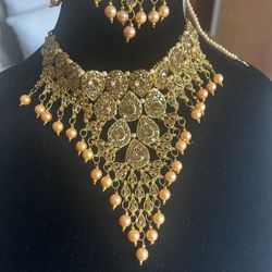 Necklace With Pink Pearls And Matching Earrings 