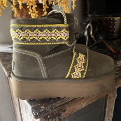 RARE UGG BOOTS