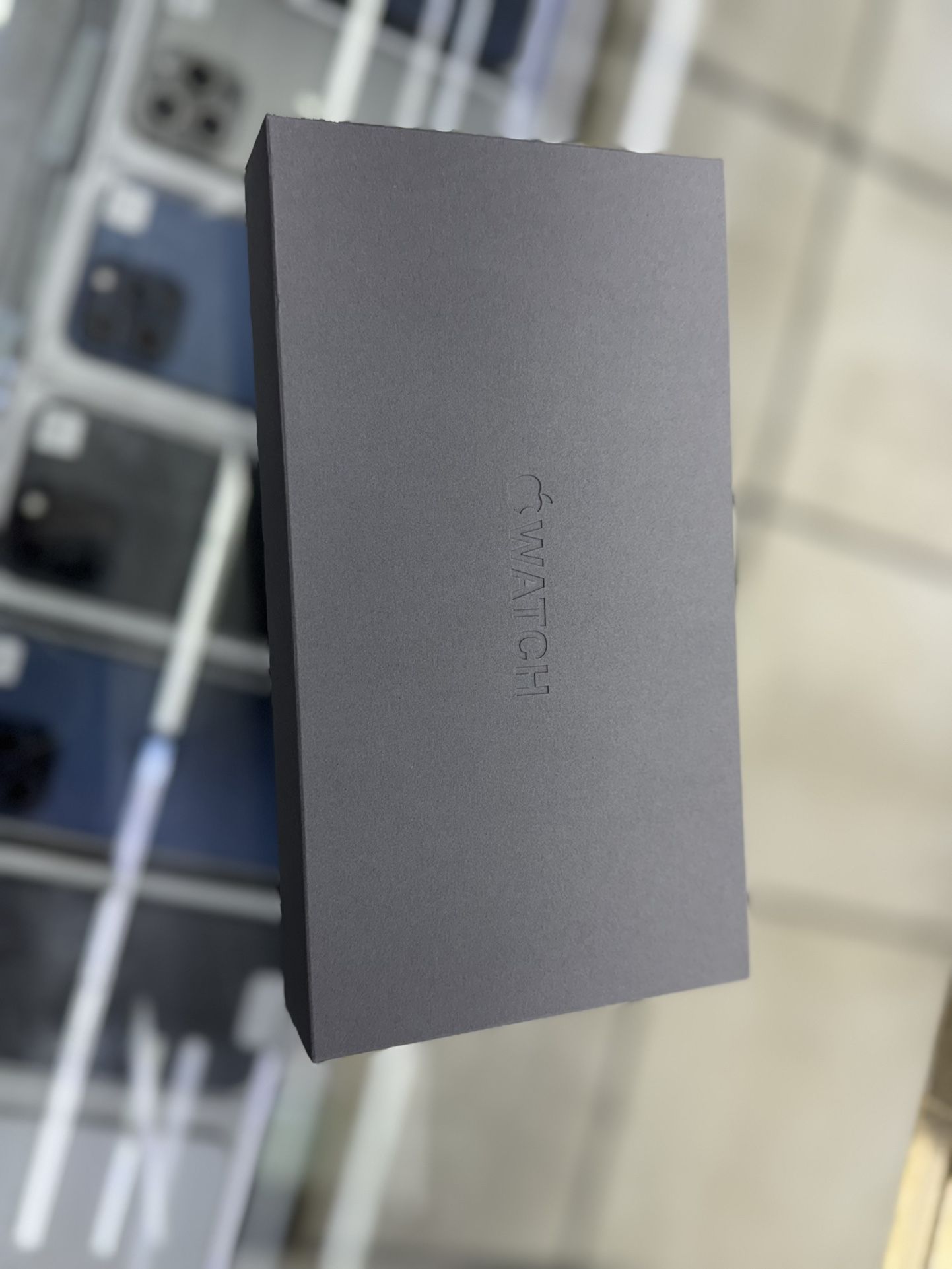 Brand New Apple Watch Ti Dark Green 📱📱⌚️🔥on Sale 📱📱⌚️🔥