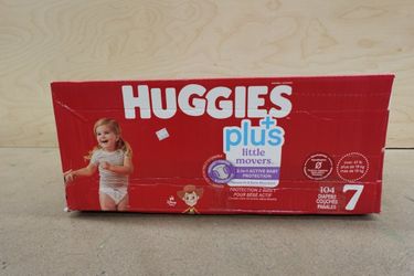Size 7 Huggies Plus Diapers – 104 Count