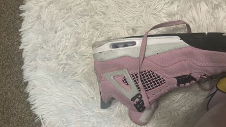 Jordan 4’s pink cement