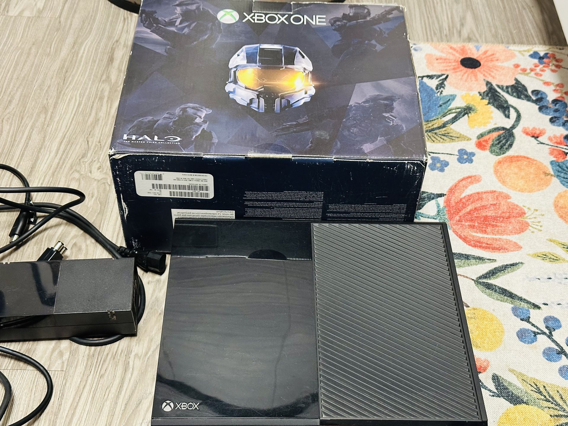 Xbox One- Great Condition And Works Flawlessly 