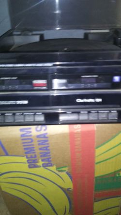 REALISTIC stereo dual cassette equalizer turntable