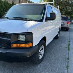 2009 Chevy Express Cargo Van 3/4 Tons A/C Racks Good Tires Engine Tranny Construction Business Painting Gardening Others 130k Clean Title Ready To Go 