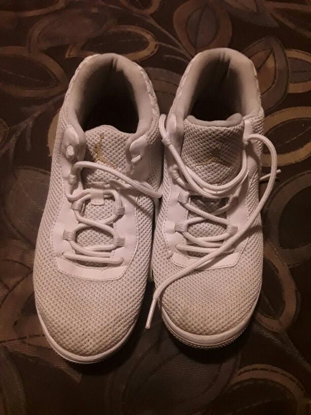 Jordan Us 3 Uk 2.5 Eur 35 Cm 22
