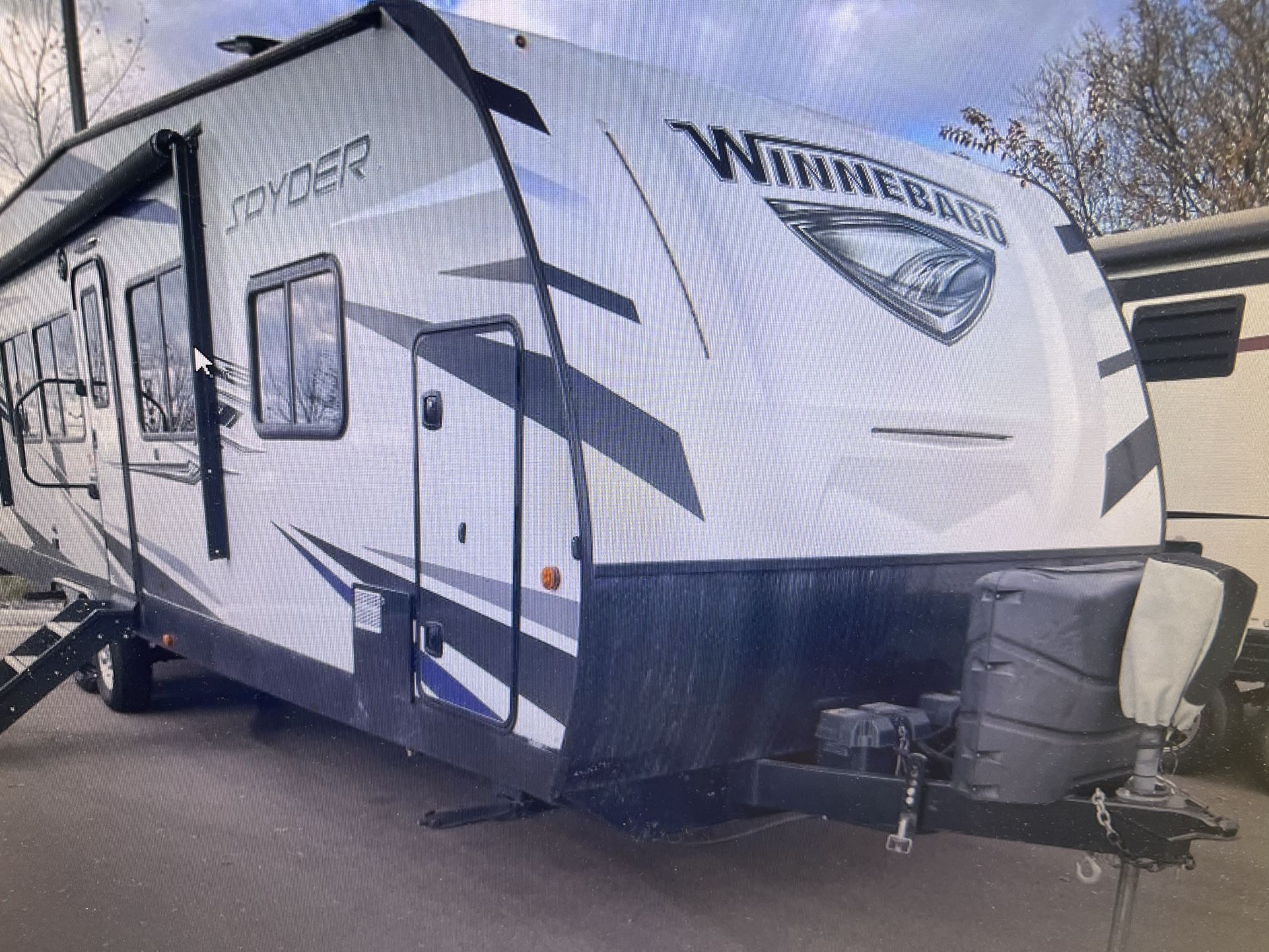 2020 WINNEBAGO 28ft TOY HAULER
