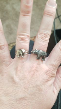 Sterling silver er bear rings