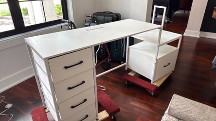 Desk - Excellent Condition