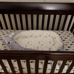 Baby Crib with mattress 