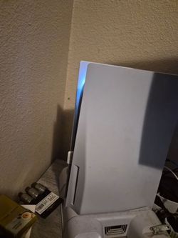 Ps5 with 23 inch LG monitor with RAZER headset