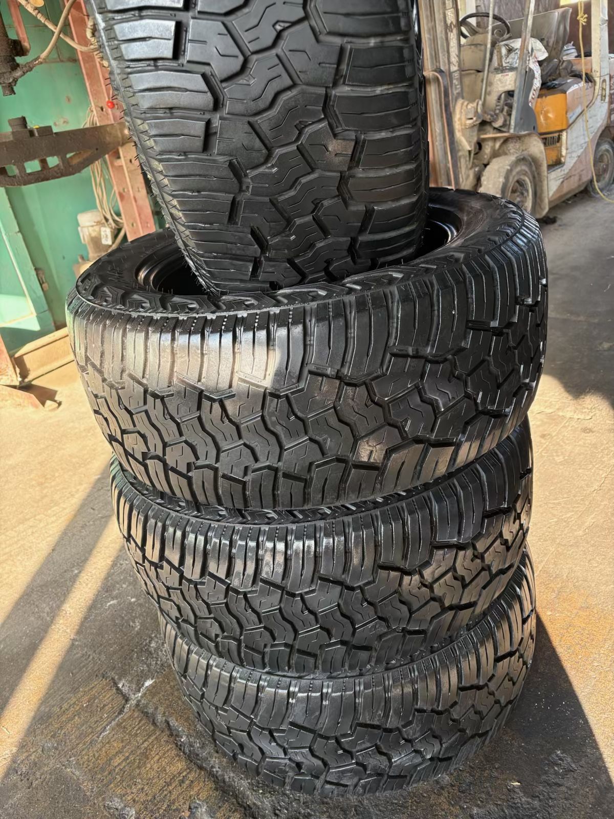 4 uses tires 33x12.50-20 YOKOHAMA GEOLANDER X-AT $