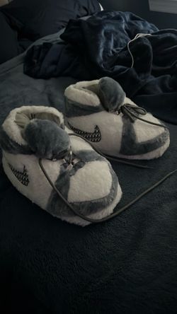 Nike slippers