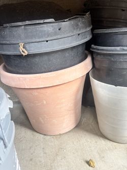 Garden Pots Plastic & Ceramic $1-10