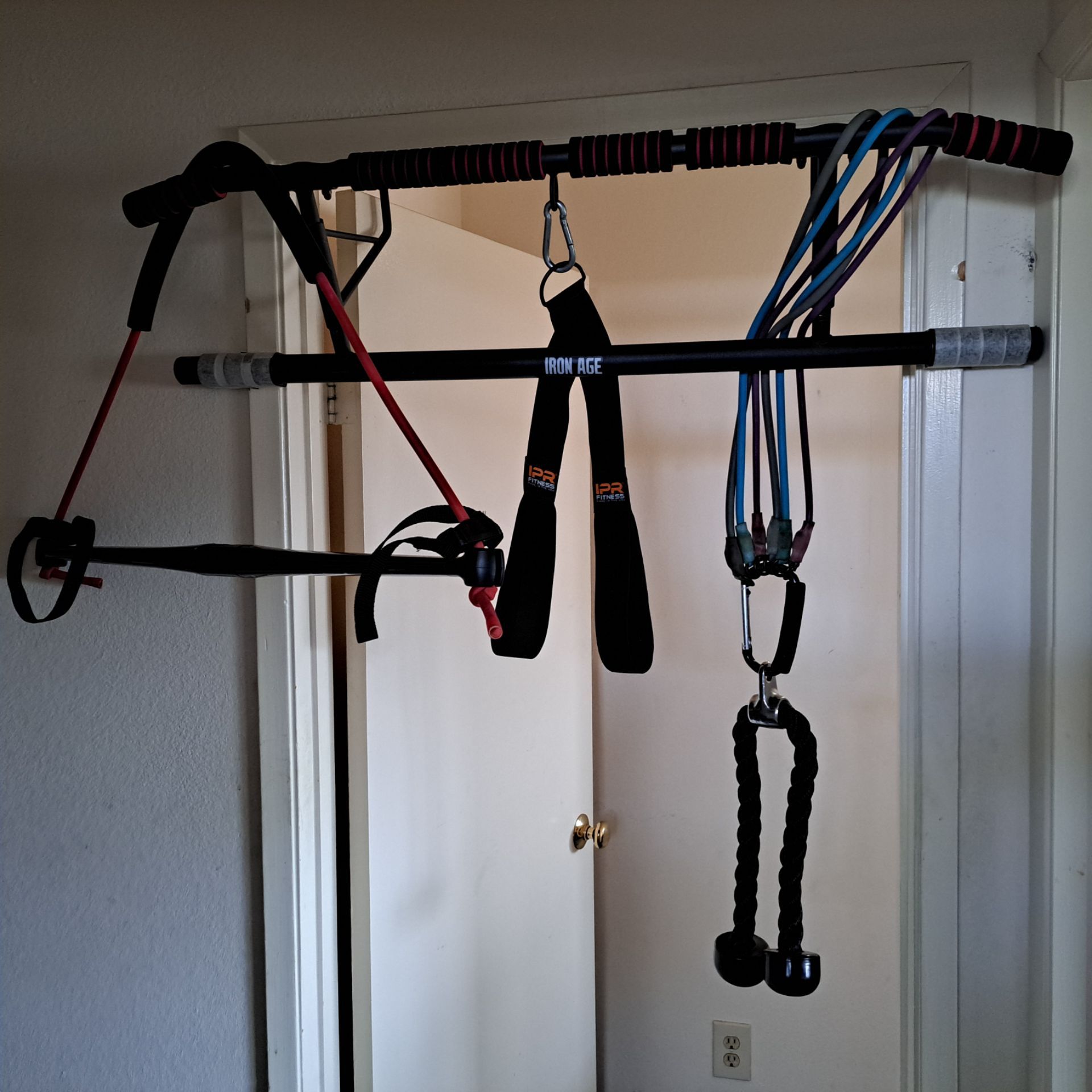 Iron Gym Pullup Bar Home Gym Set For Doorway Great Condition!!