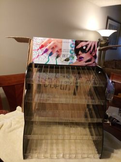 Nail polish display