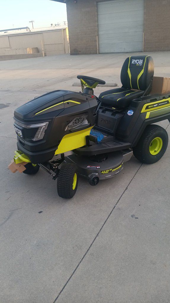 
RYOBI
80V HP Brushless 42 in. Battery Electric Cordless Riding Lawn Tractor with (3) 80V 10Ah Batteries and Charger