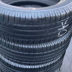 4 Llantas Usadas Michelin Defender 235/60/18 $350 Las 4