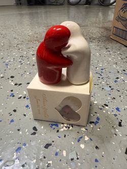 Party gift -salt and pepper shaker $2 each