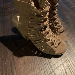 Size 6 Heels 