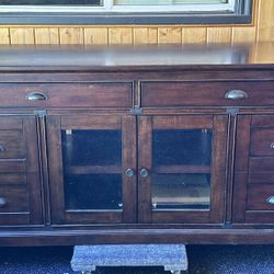 65” Entertainment Center / TV stand