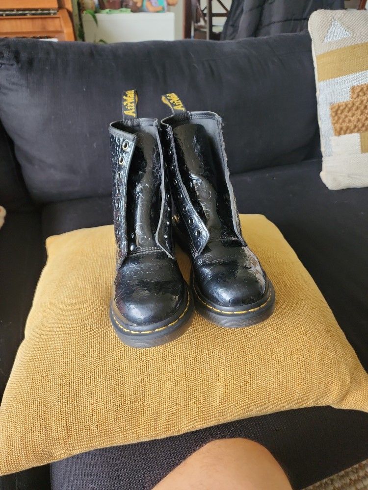 Martens 1460 Leopard Emboss Patent Leather Boots in Black