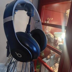 Beats - Studio Pro - Over-the-Ear Headphones 