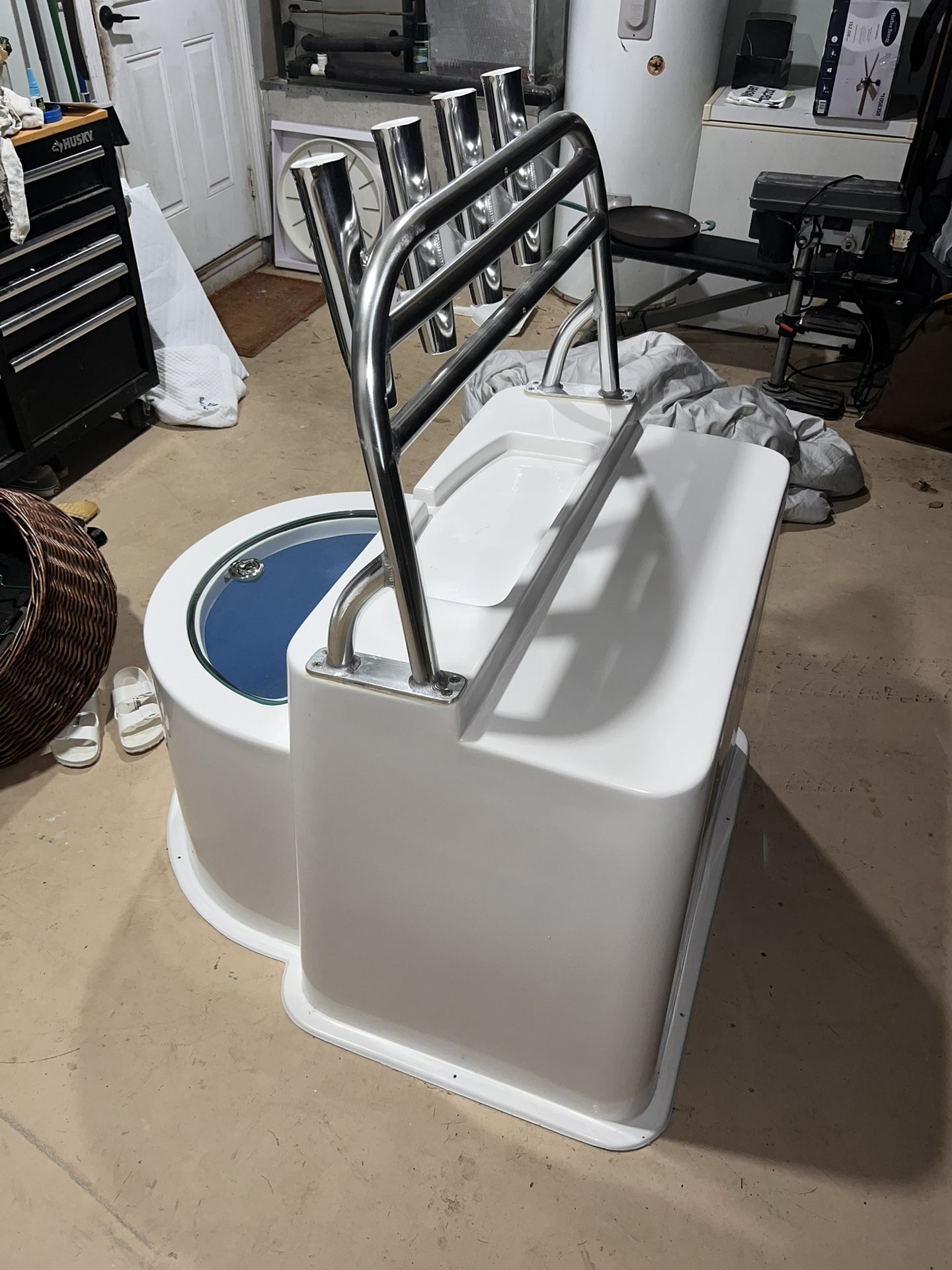 Leaning Post Livewell for Sale in Boynton Beach, FL OfferUp