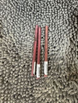 3-bundle pack of NYX Line Loud Lip Liner - Goal getter and Ambition statement