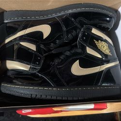 Jordan 1 Black And Metallic Gold 