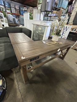 Tresanti Shape Table 