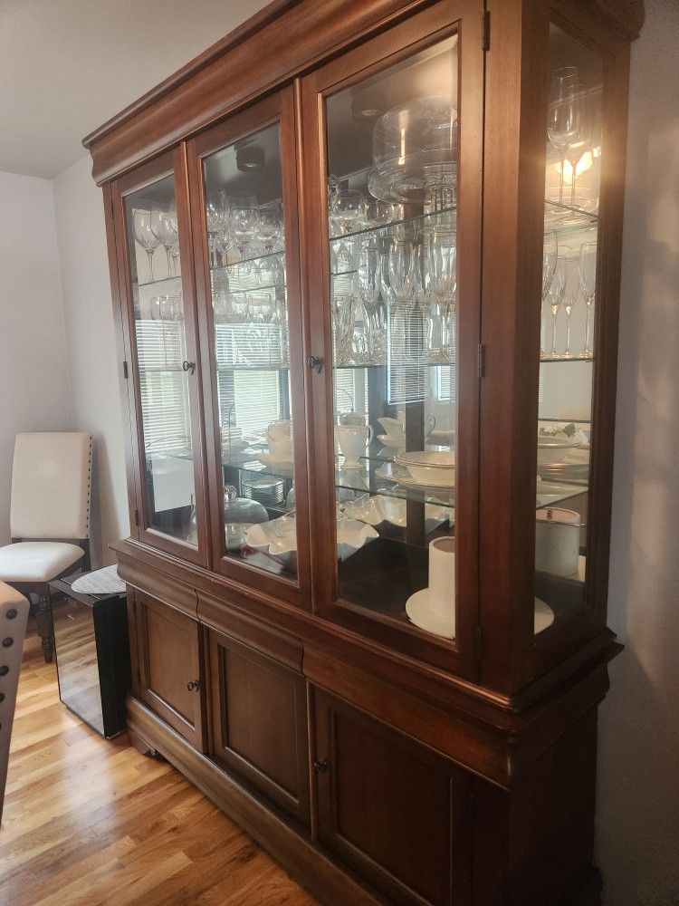 China Cabinet FREE For PICKUP