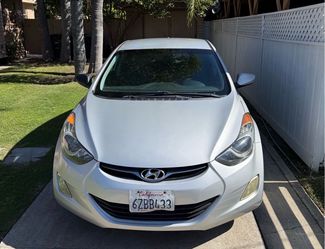 Hyunday elantra 2013.      77,000 mls