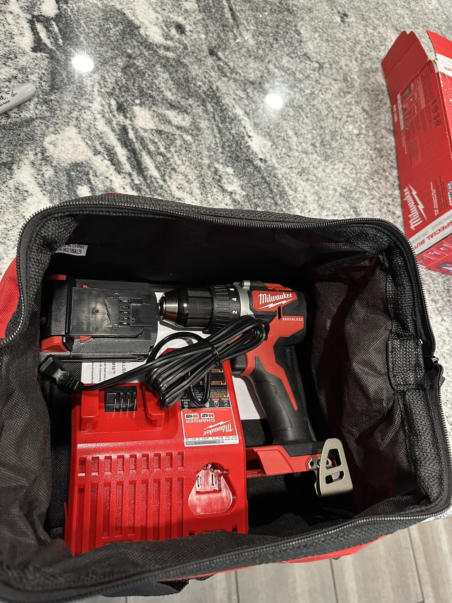 Milwaukee Brushless Cordless 1/2in Drill Driver Kit