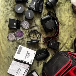 EOS Rebel T7 Set Barely Used