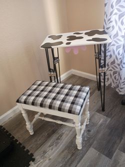 WOODEN COUNTRY FARM TABLE AND MATCHING BENCH